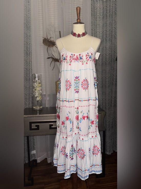 Hale Bob Dresses & Skirts - Hale Bob White Maxi Dress with Pink & Blue Embroidery